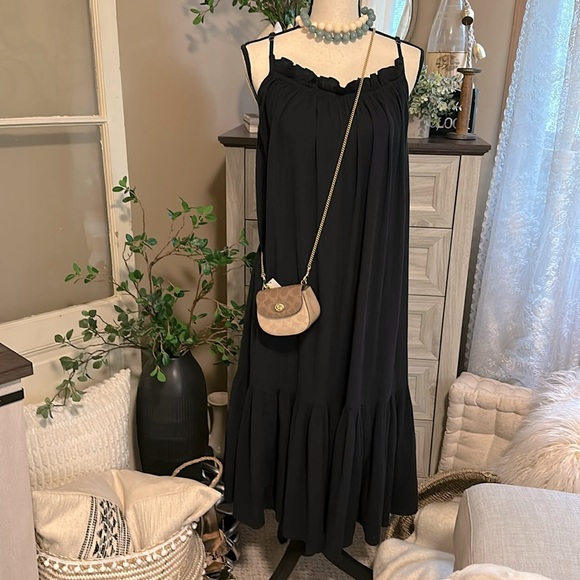 💵 J CREW Ruffle Beach Dress in Airy Gauze | Black - Picture 10 of 13